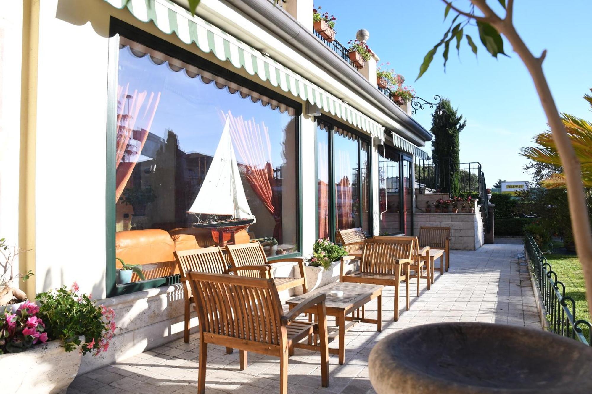 Fashion Hotel Valmontone Ngoại thất bức ảnh