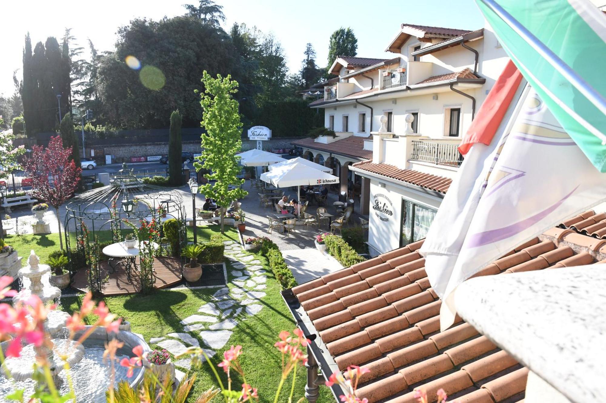 Fashion Hotel Valmontone Ngoại thất bức ảnh